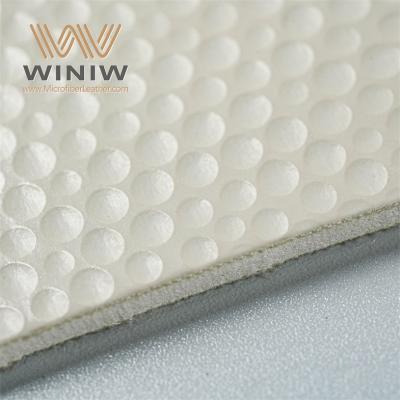 Griffiges Kunstleder für Profi-Fußbälle