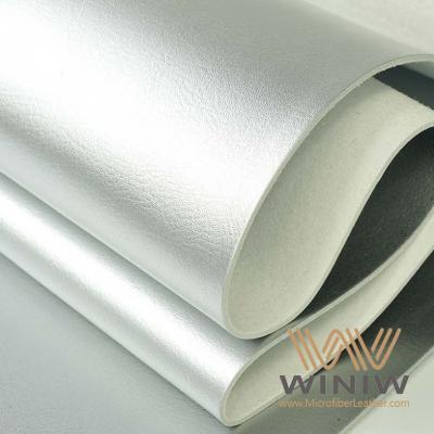 Glänzendes Kunstleder für Plateausandalen